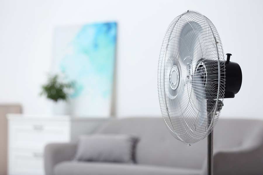 Ventilator für frische Luft im Wohnzimmer (de.depositphotos.com)